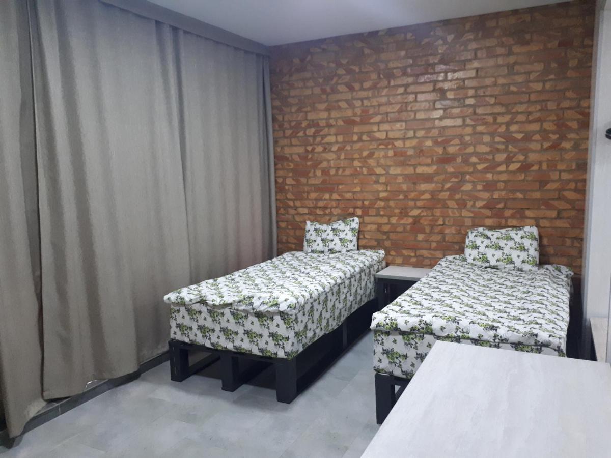 Комплекс Гостиниц Athletic Taraz Esterno foto