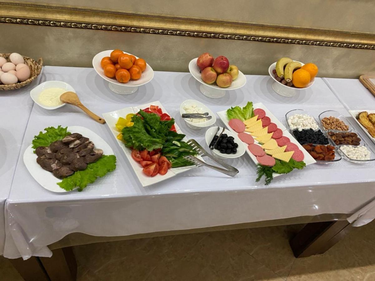 Комплекс Гостиниц Athletic Taraz Esterno foto