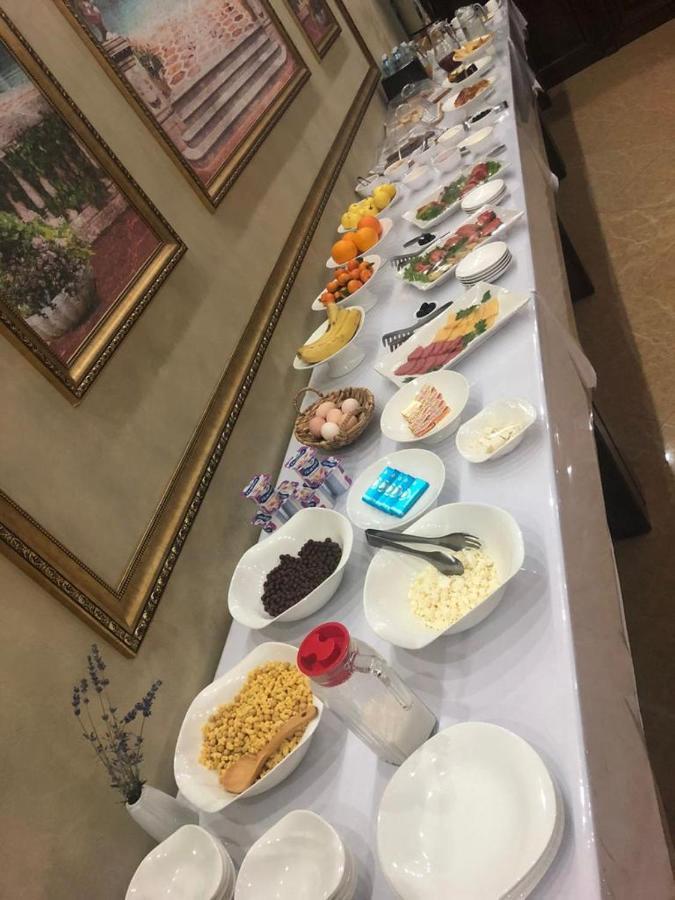 Комплекс Гостиниц Athletic Taraz Esterno foto