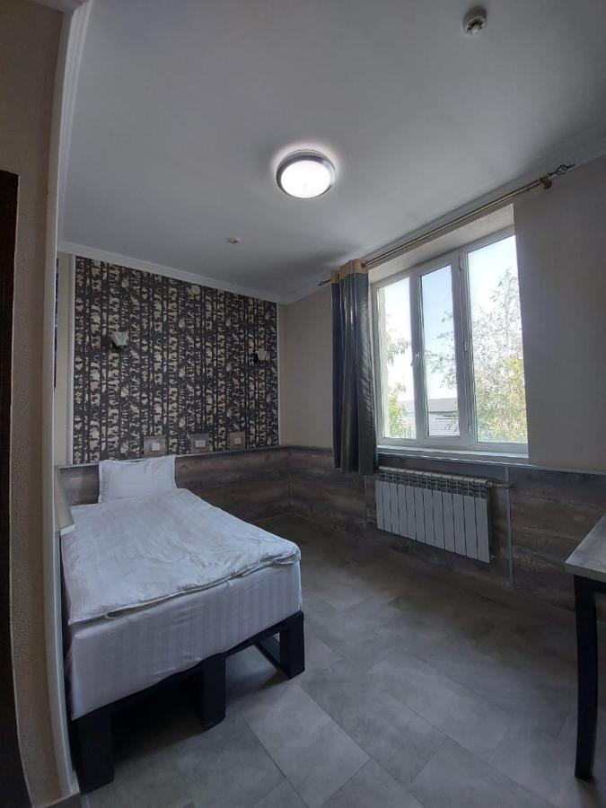 Комплекс Гостиниц Athletic Taraz Esterno foto