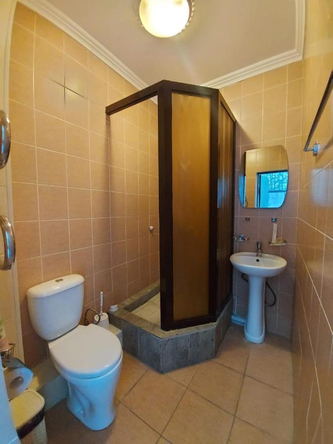 Комплекс Гостиниц Athletic Taraz Esterno foto